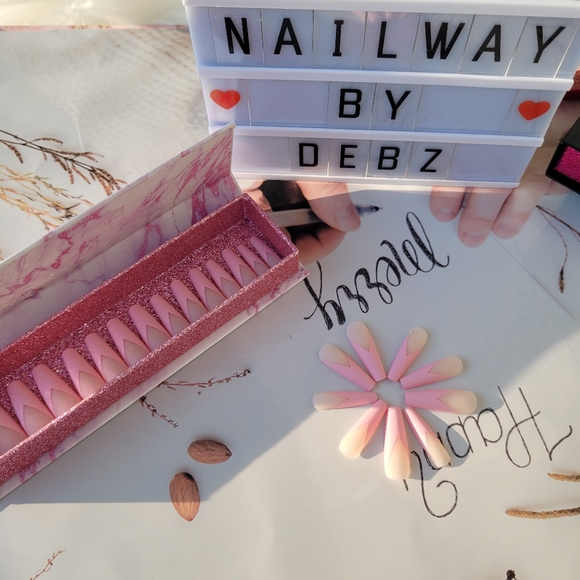 Press on nails - Picture 4 of 5